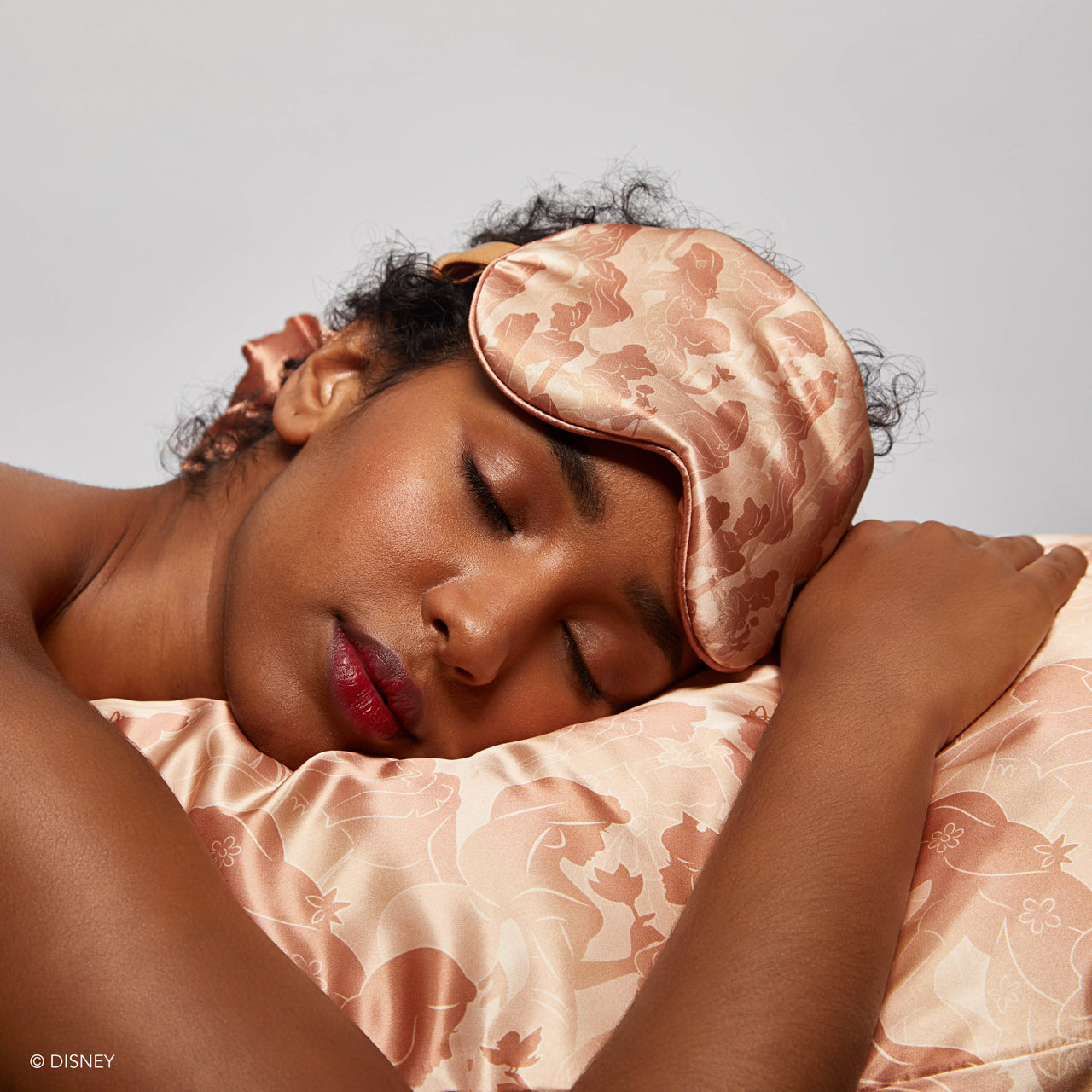 Kitsch x Disney Princess Satin Pillowcase in Disney Princess - King - Image 4